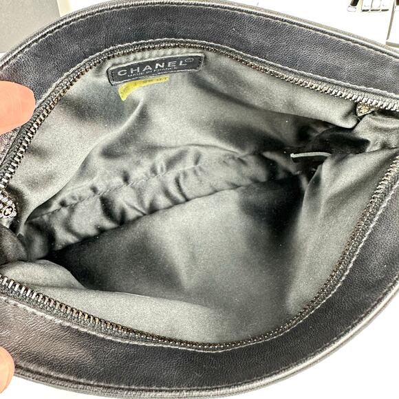 Chanel New Travel Line black canvas cosmetic pouch crossbody bag - Picture 11 of 15